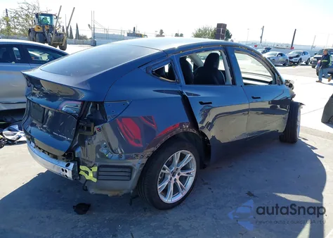 2022 Tesla Model Y Long Range Dual Motor All-Wheel Drive z USA, uszkodzony, nr VIN 7SAYGDEE8NF341622